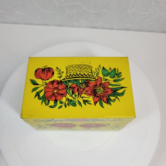 Vintage Syndicate Mfg Recipe Box Yellow Red Floral Metal Tin with Divider Cards - Picture 10 of 16